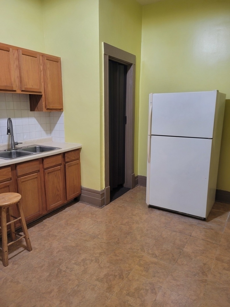 3231 W Flournoy Street - Photo 2