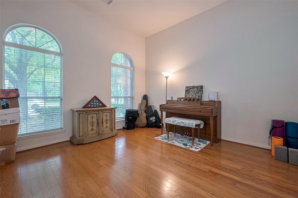 1007 Casting Springs Way - Photo 8