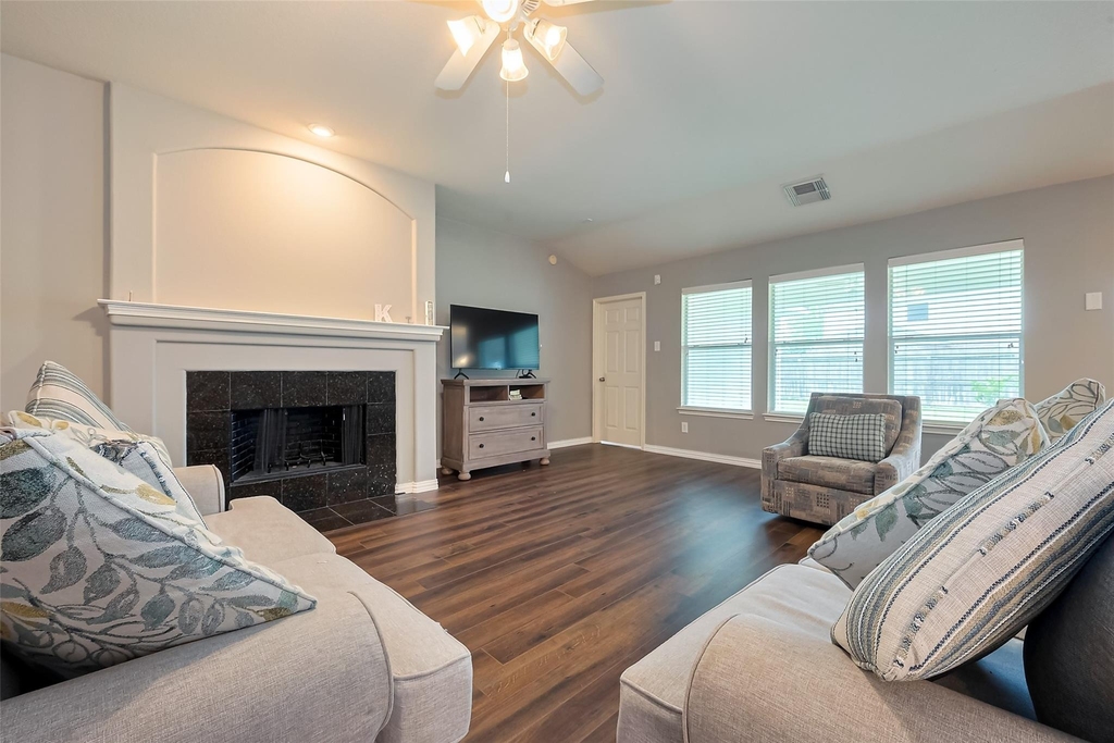 1007 Casting Springs Way - Photo 14