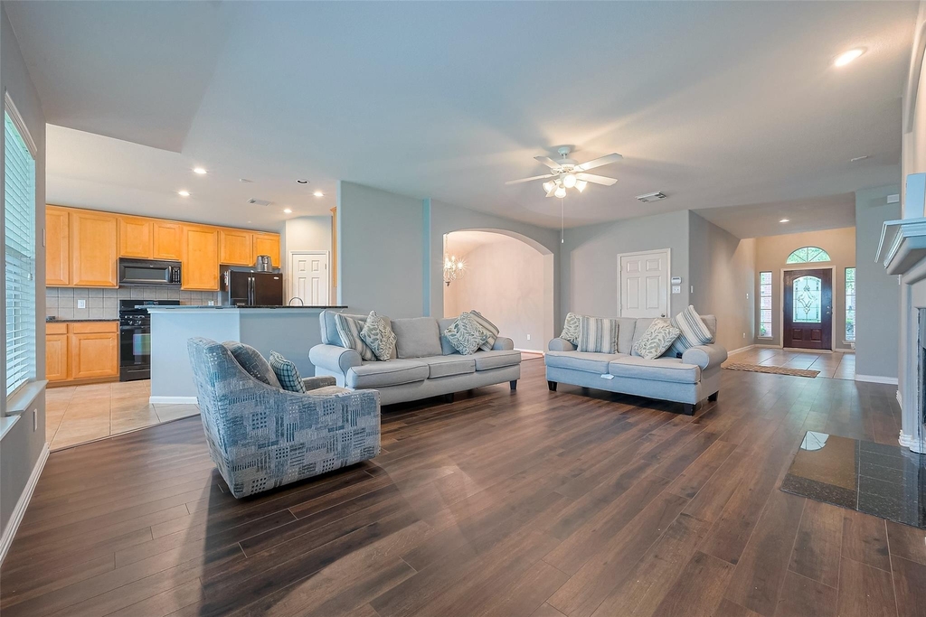 1007 Casting Springs Way - Photo 3