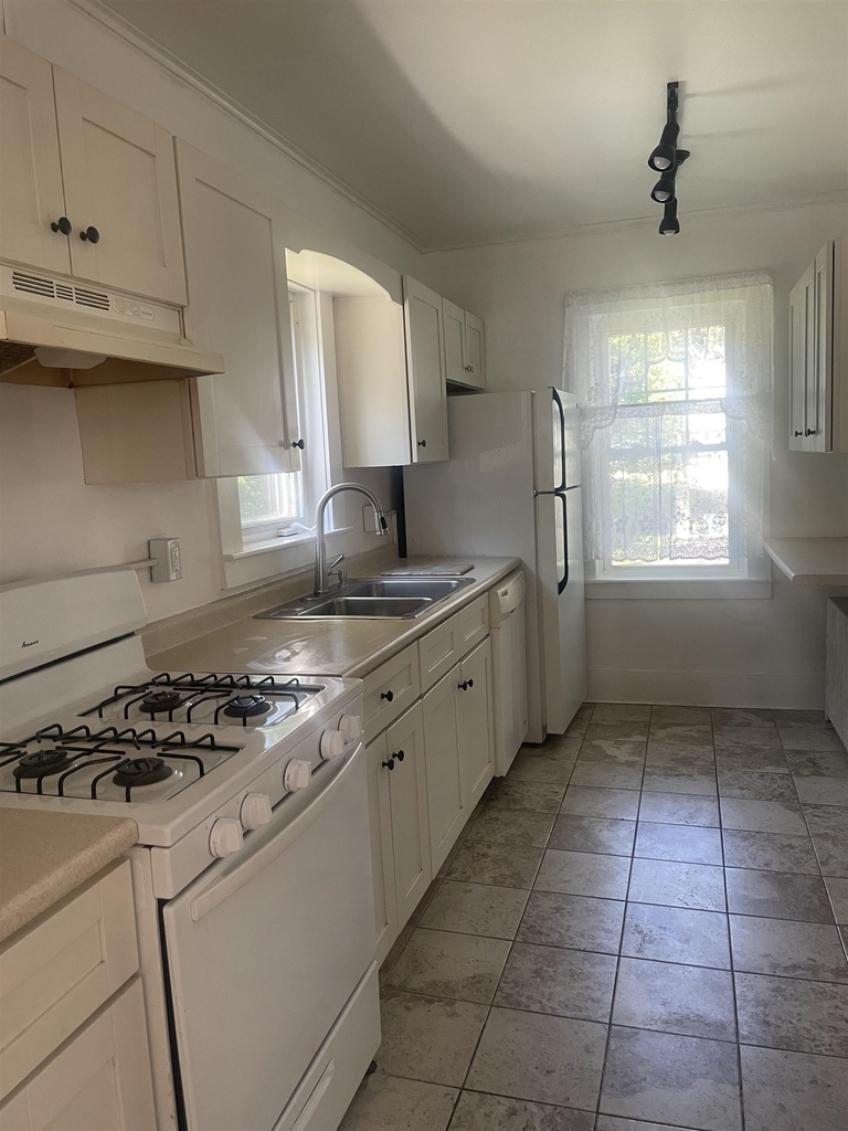 30 Baker - Photo 4