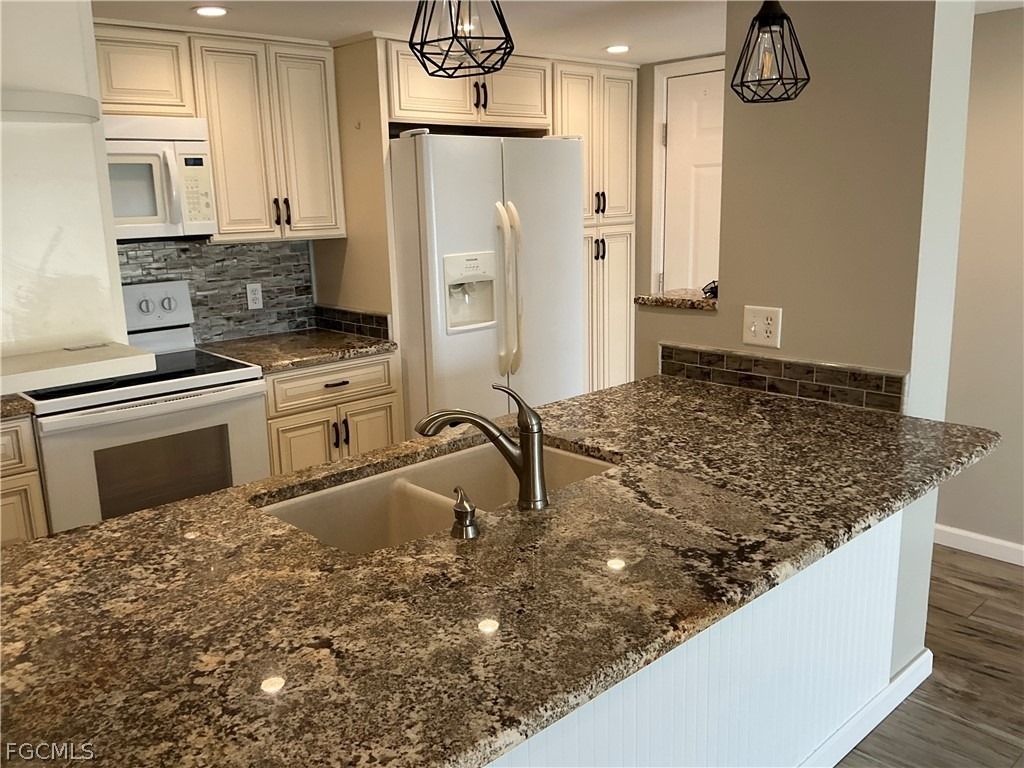 2885 Palm Beach Boulevard - Photo 44