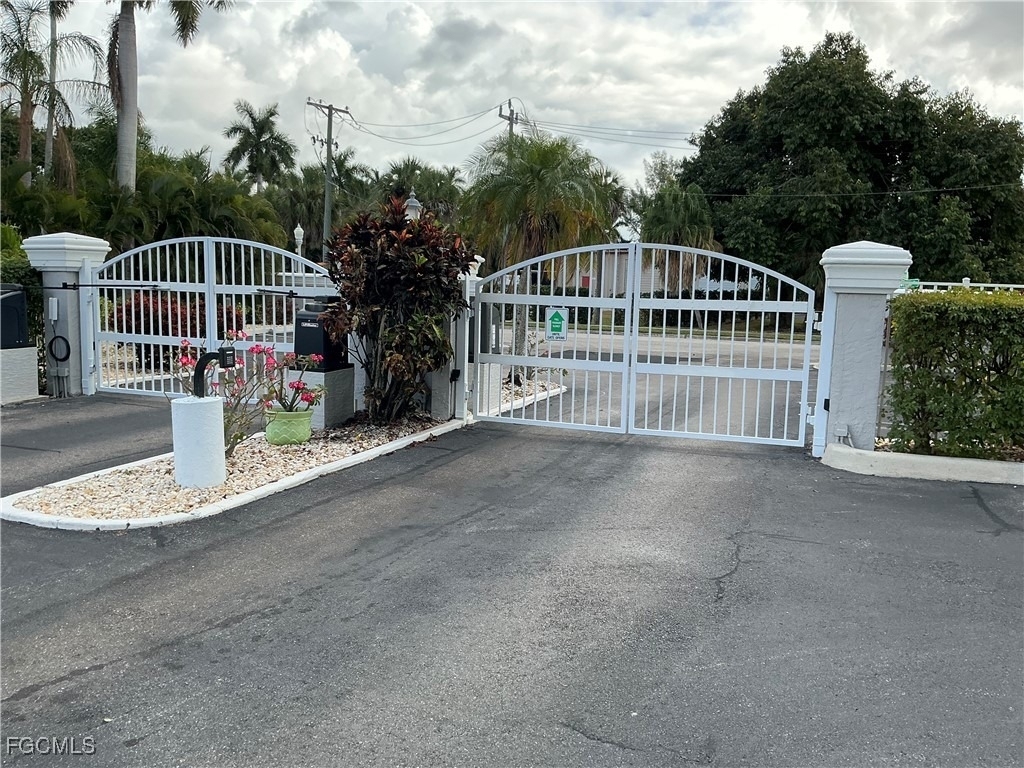 2885 Palm Beach Boulevard - Photo 16