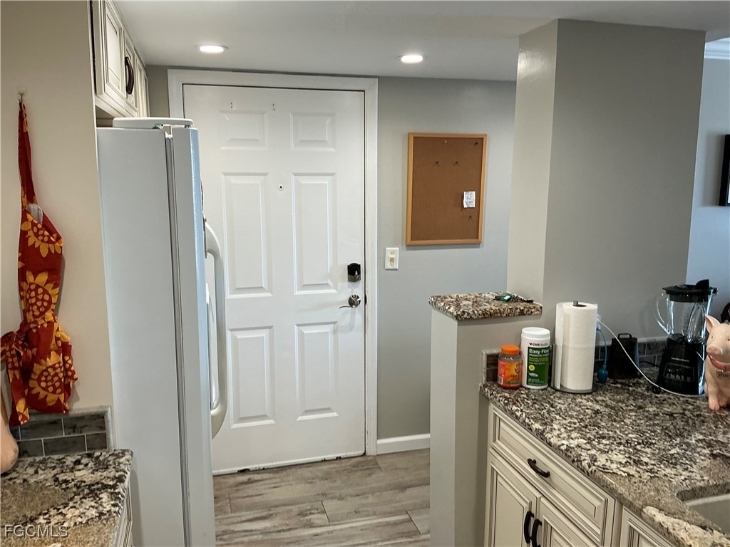 2885 Palm Beach Boulevard - Photo 9