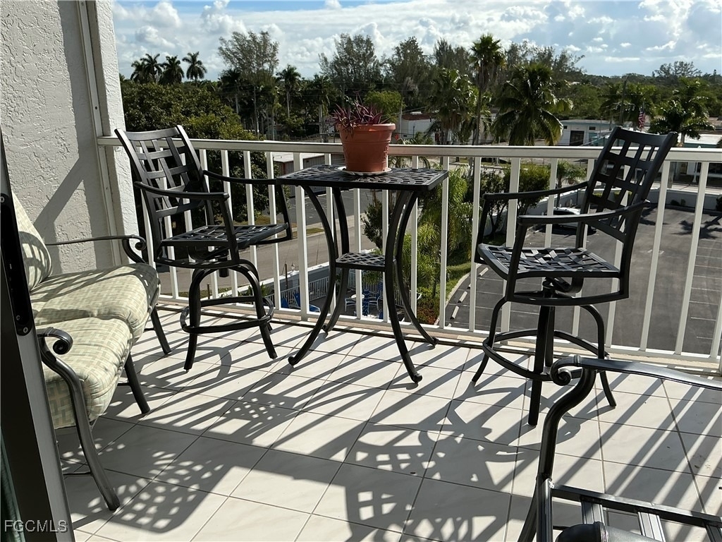 2885 Palm Beach Boulevard - Photo 3