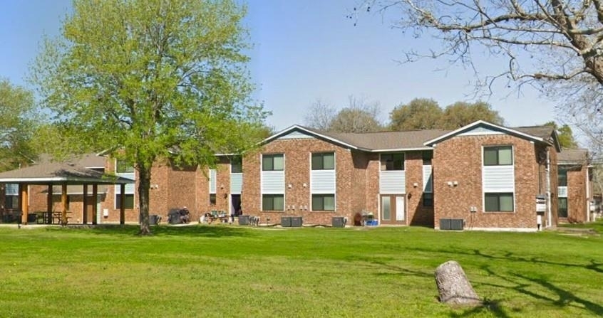 106 Walnut St - Photo 4