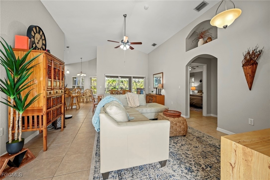 1831 Se Van Loon Terrace - Photo 4