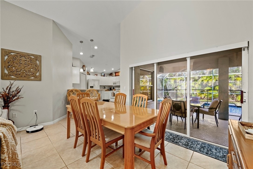 1831 Se Van Loon Terrace - Photo 8
