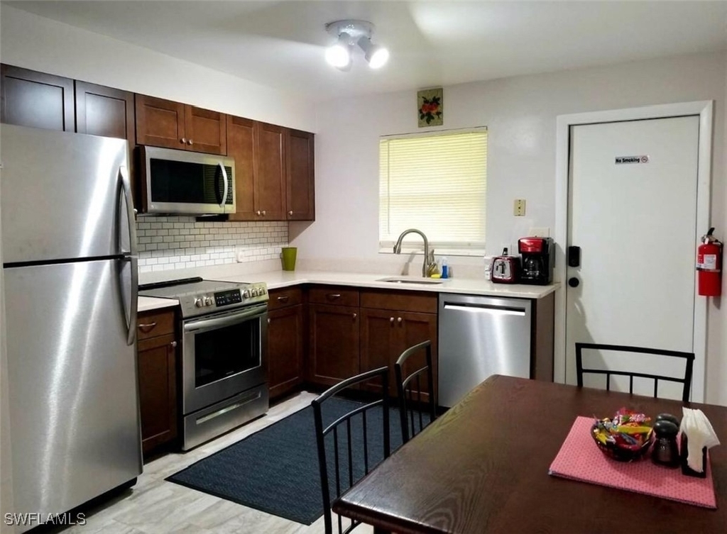 1136 Michigan Avenue - Photo 2