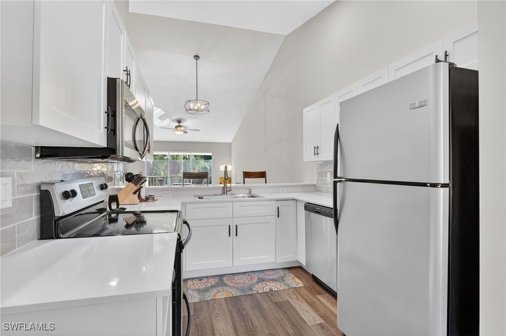 209 Robin Hood Circle - Photo 1