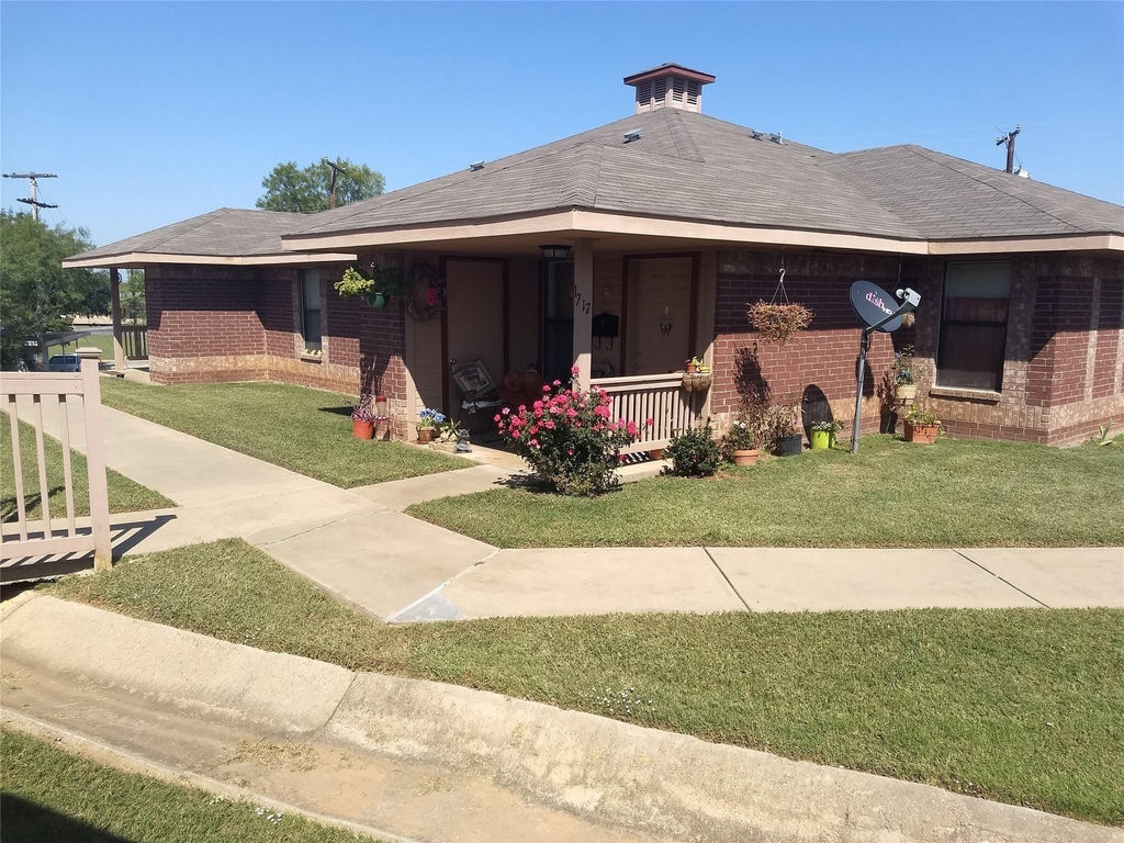 1206 Saint Michael Court - Photo 2