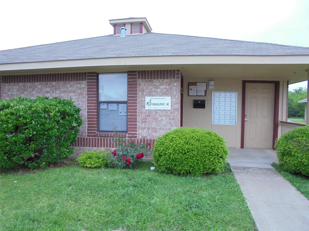 1000 League St - Photo 1