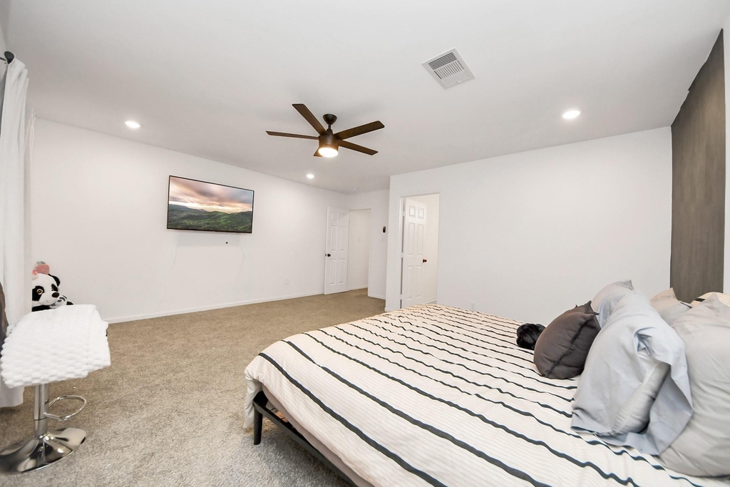 4613 Ireland Street - Photo 24
