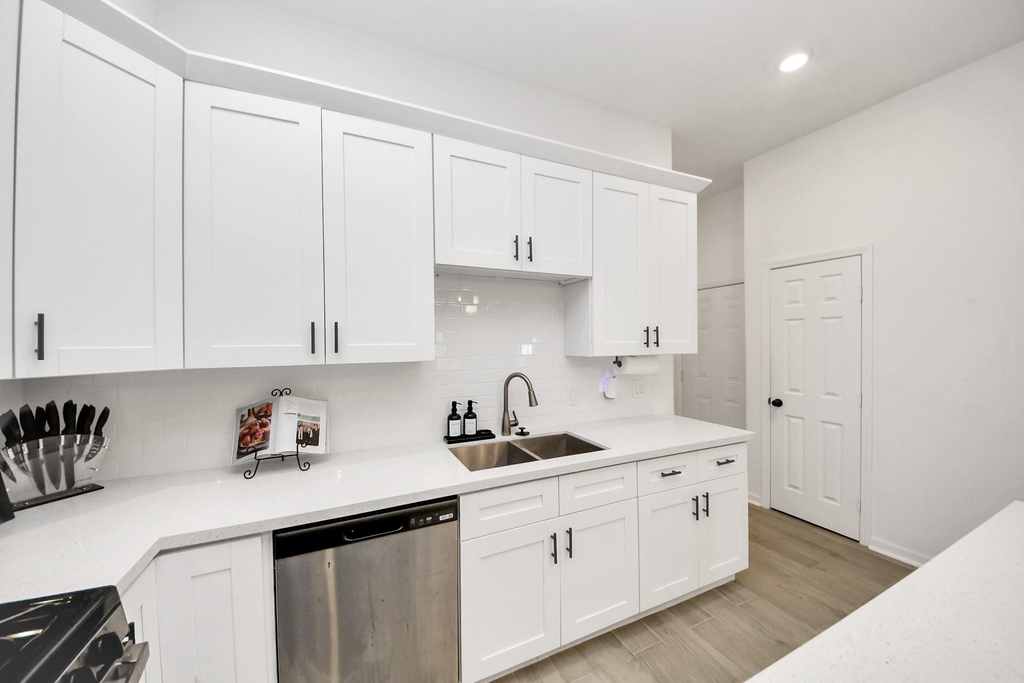 4613 Ireland Street - Photo 11
