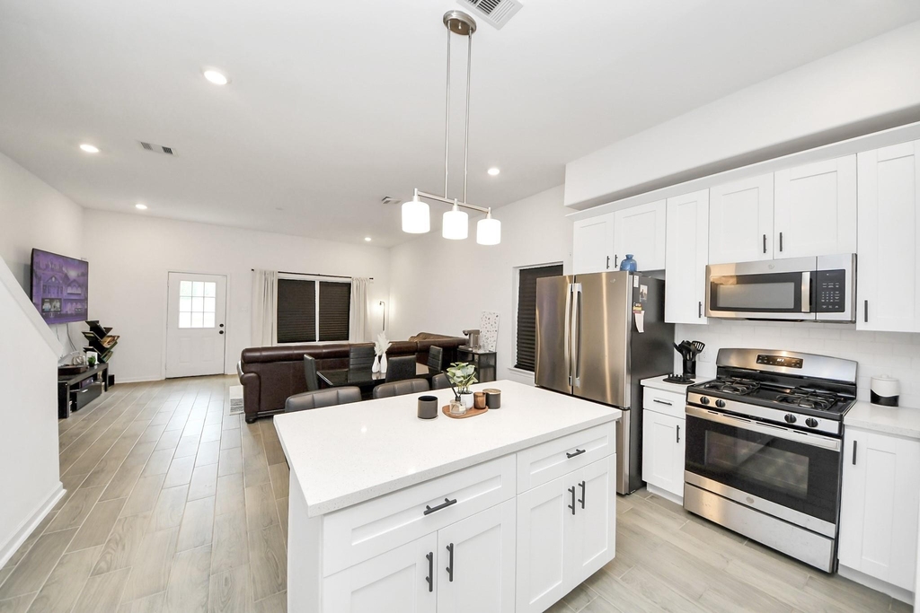 4613 Ireland Street - Photo 6