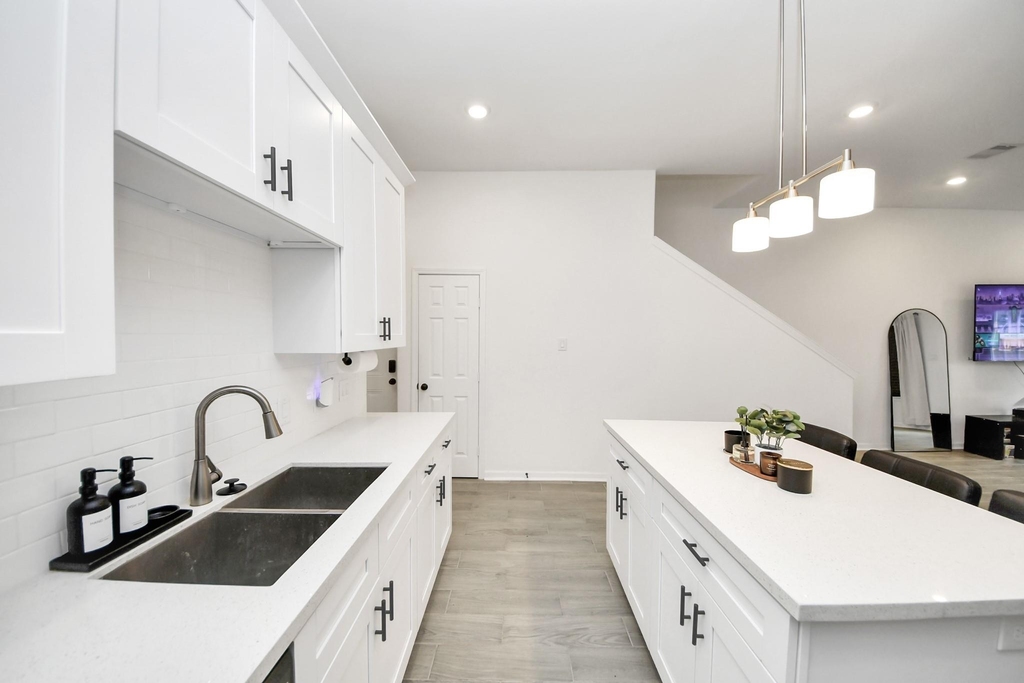 4613 Ireland Street - Photo 10