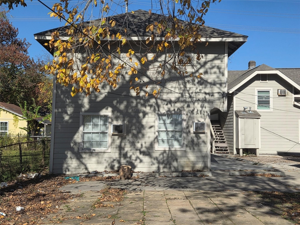 302 71 Street - Photo 6