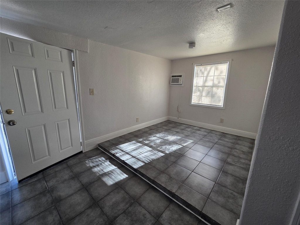 302 71 Street - Photo 1
