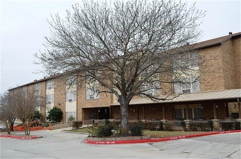 300 Cross Creek - Photo 1