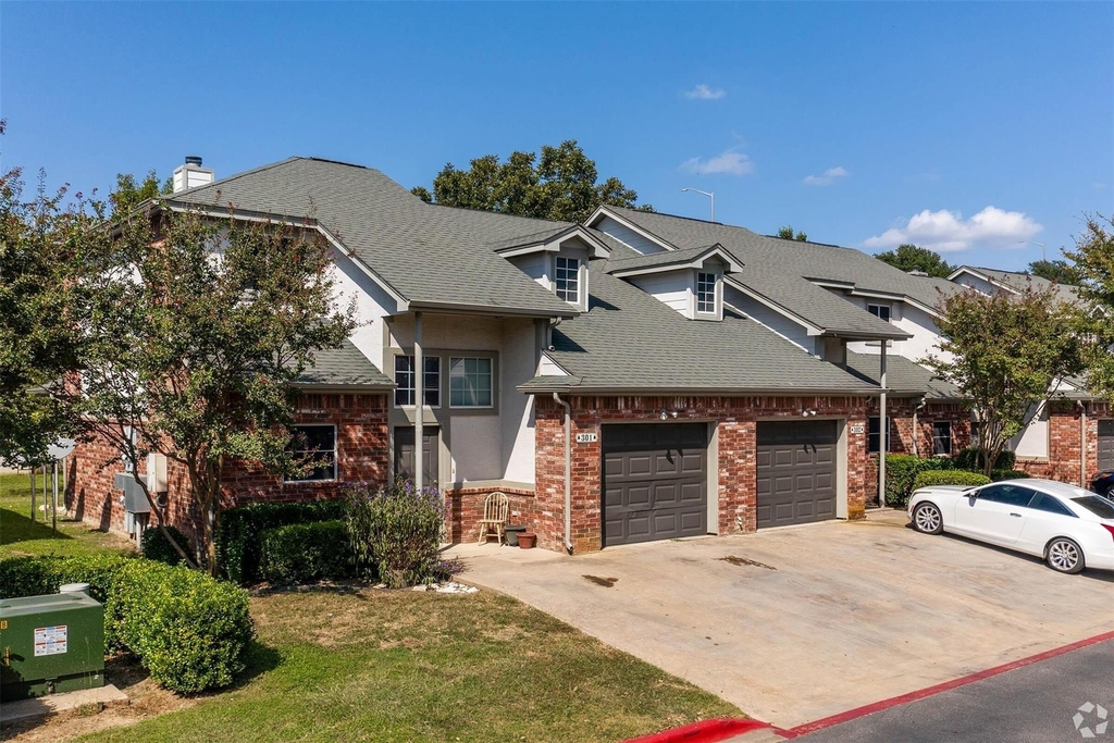 400 E Cypress Creek Rd - Photo 3