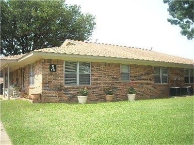 213 Val Verde - Photo 2