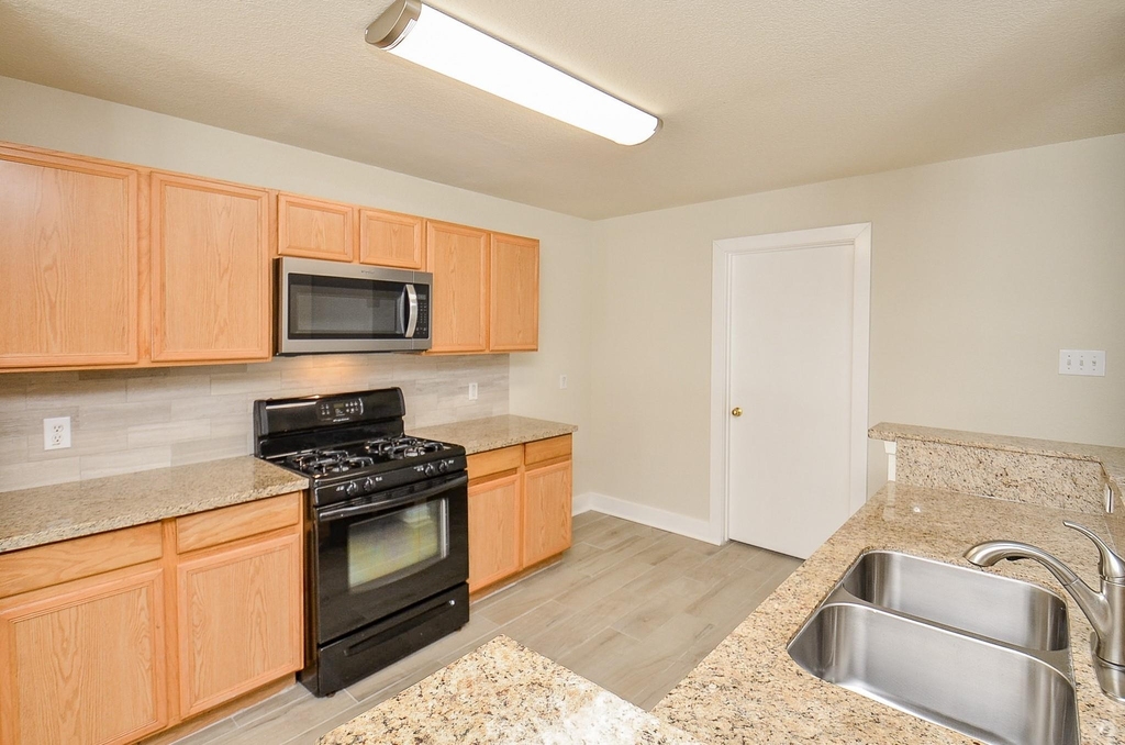3935 Federal Lane - Photo 11