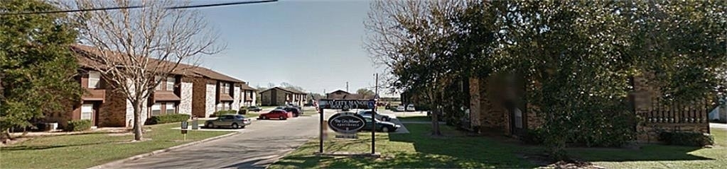 900 Avenue J - Photo 1