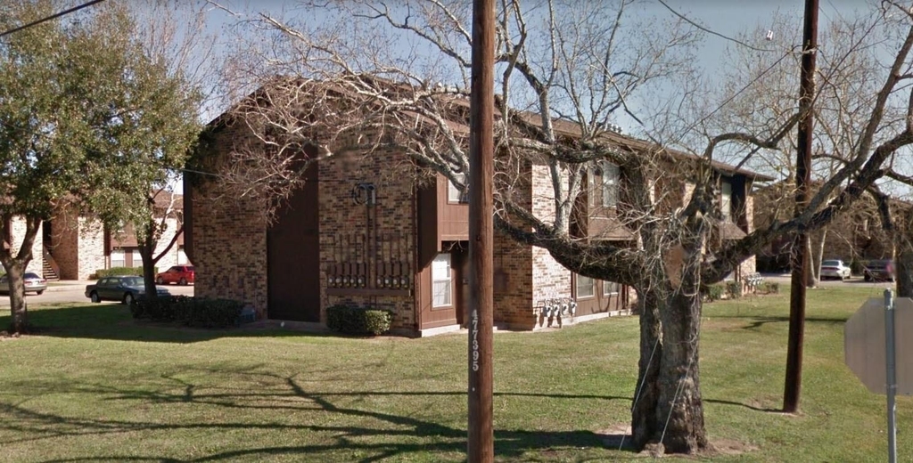 900 Avenue J - Photo 2