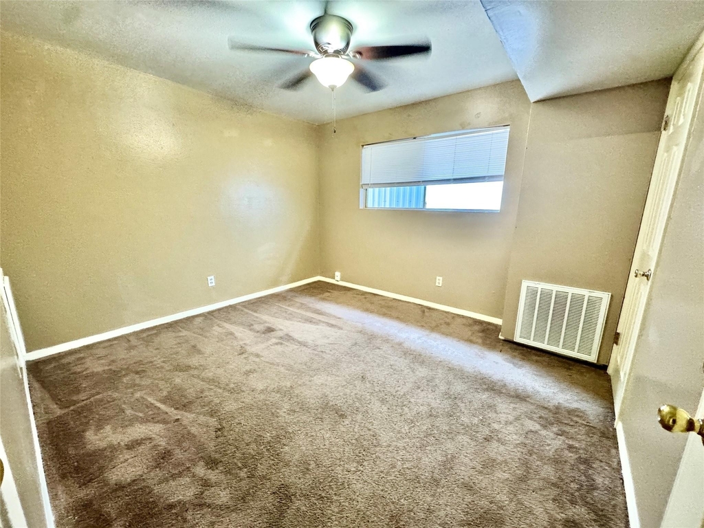 2201 N Grand Boulevard - Photo 8