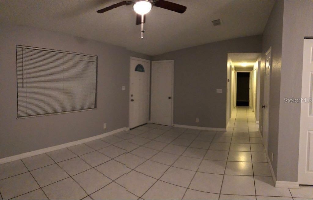 355 Weathersfield Avenue - Photo 2