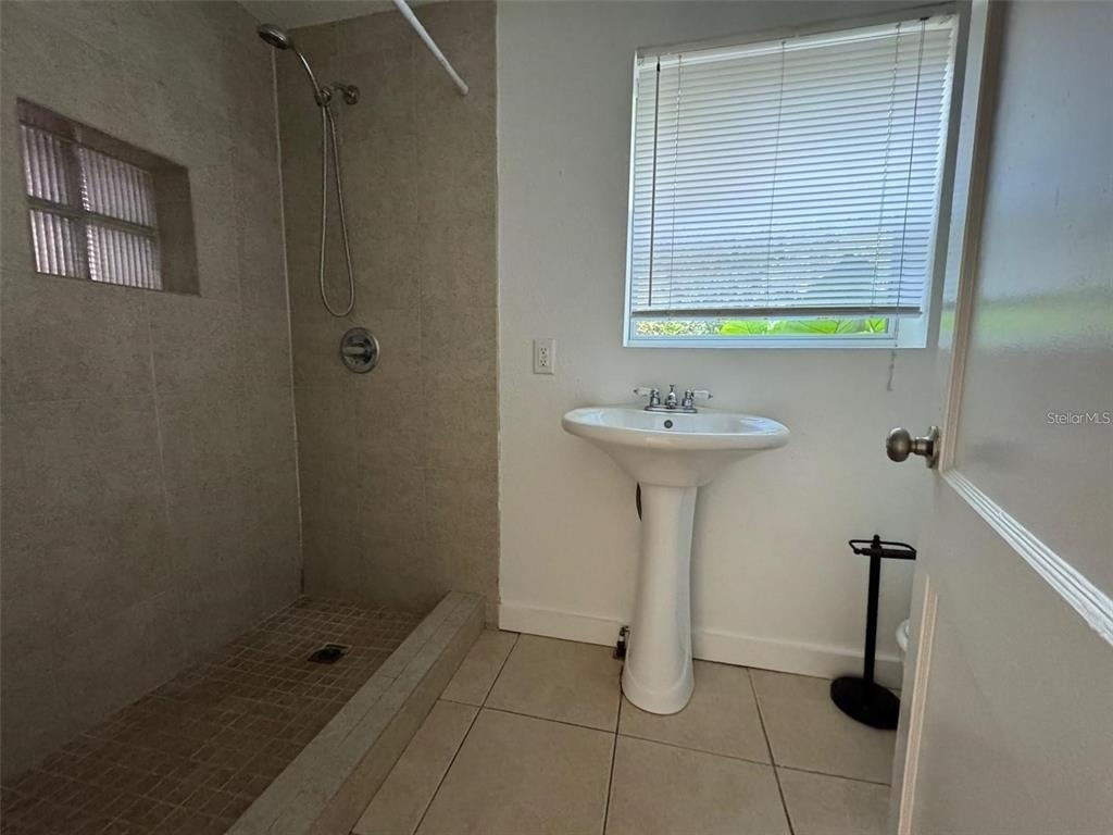 2547 S Mills Avenue - Photo 4