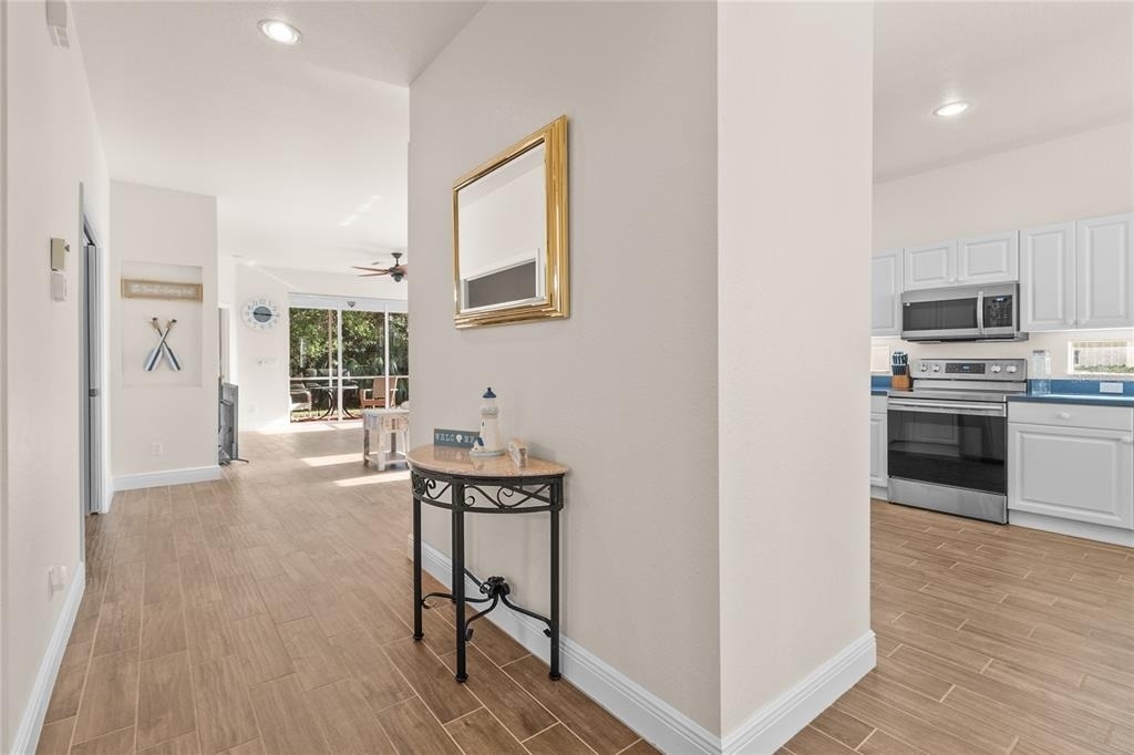 1937 Scarlett Avenue - Photo 3