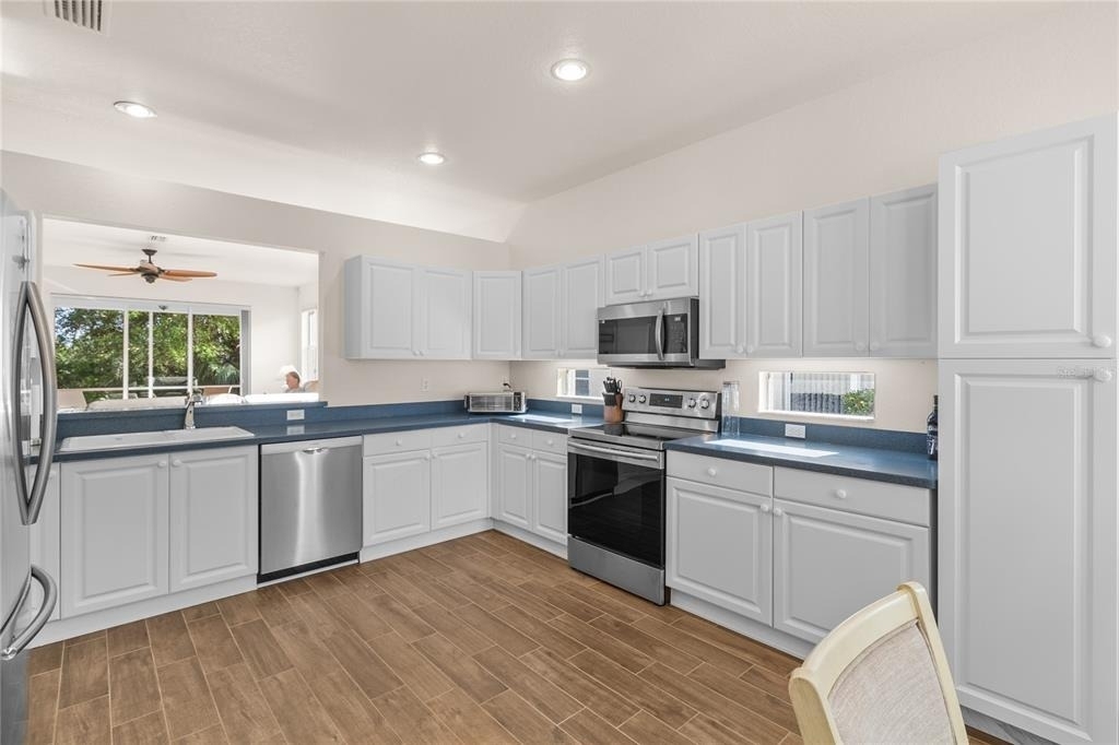 1937 Scarlett Avenue - Photo 9