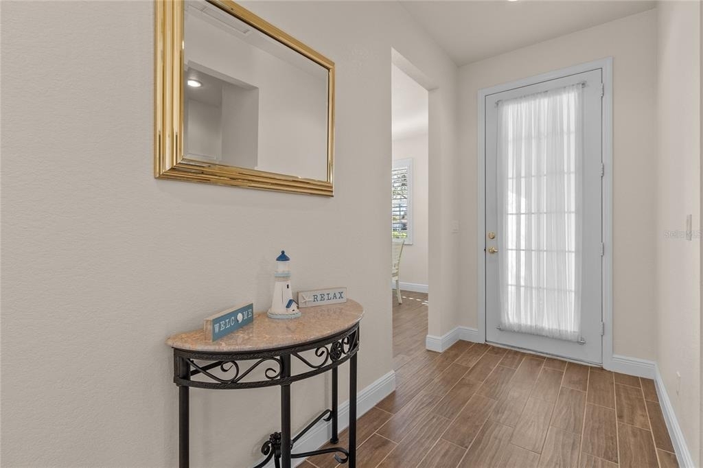 1937 Scarlett Avenue - Photo 2
