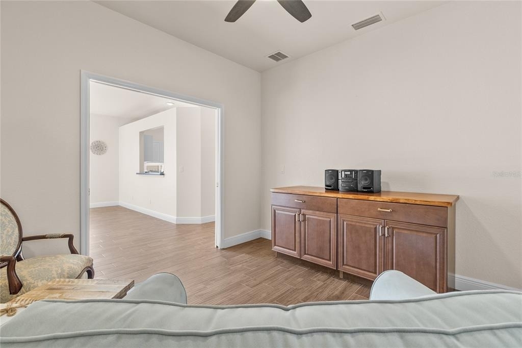 1937 Scarlett Avenue - Photo 19