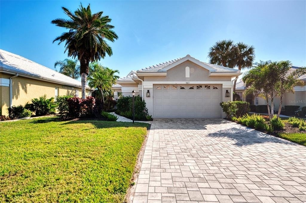 561 Fallbrook Drive - Photo 3