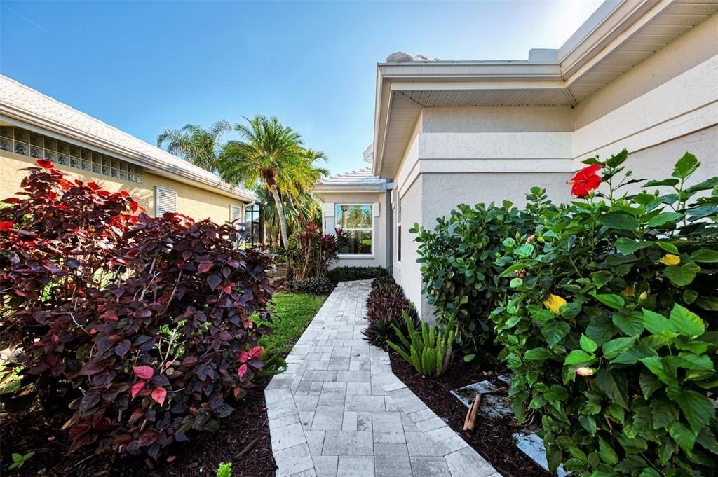 561 Fallbrook Drive - Photo 4