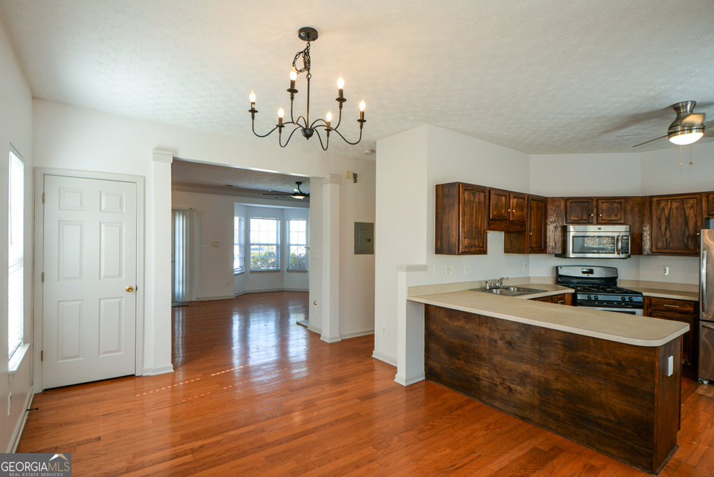 5460 Hampton Court - Photo 12