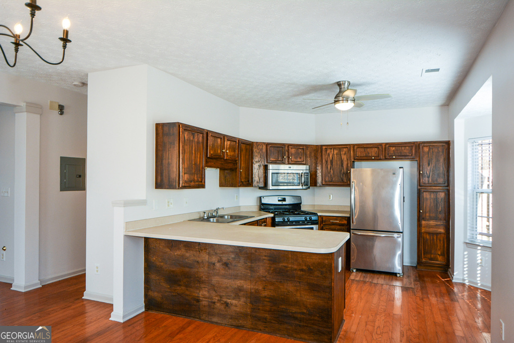 5460 Hampton Court - Photo 15