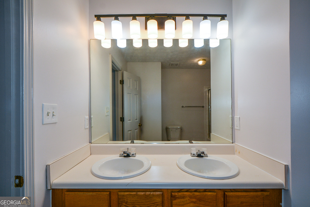 5460 Hampton Court - Photo 35