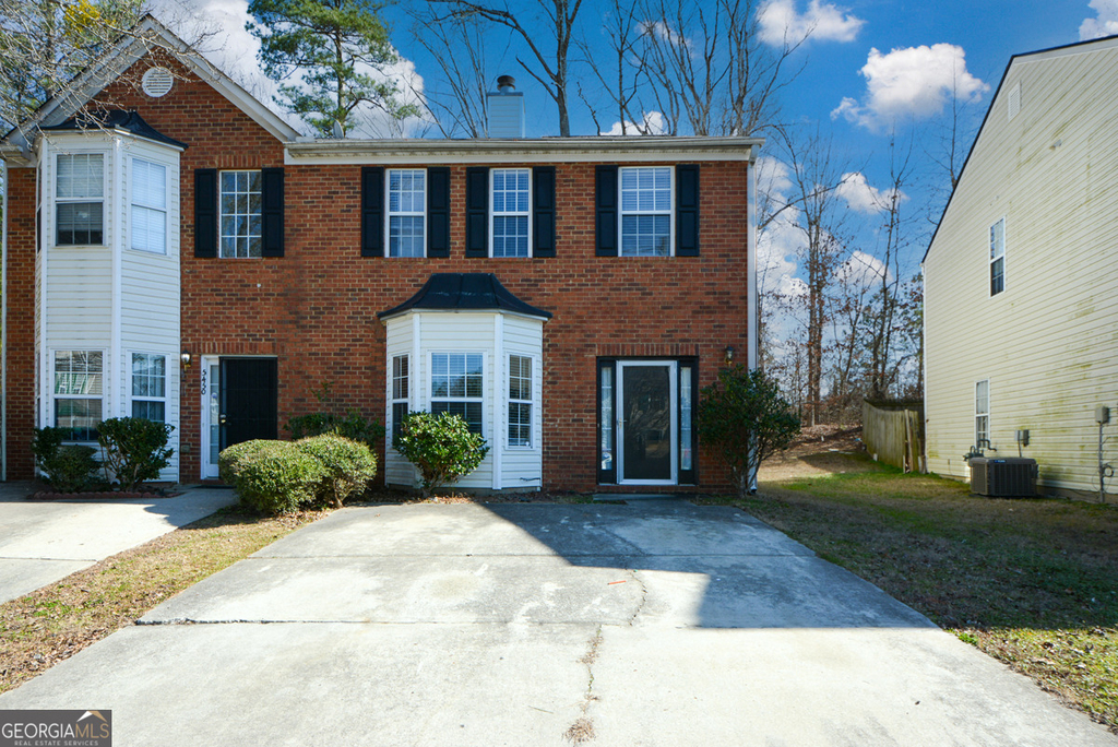 5460 Hampton Court - Photo 0