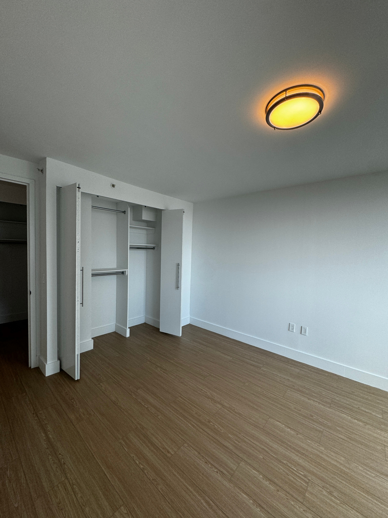Center Boulevard - Photo 7