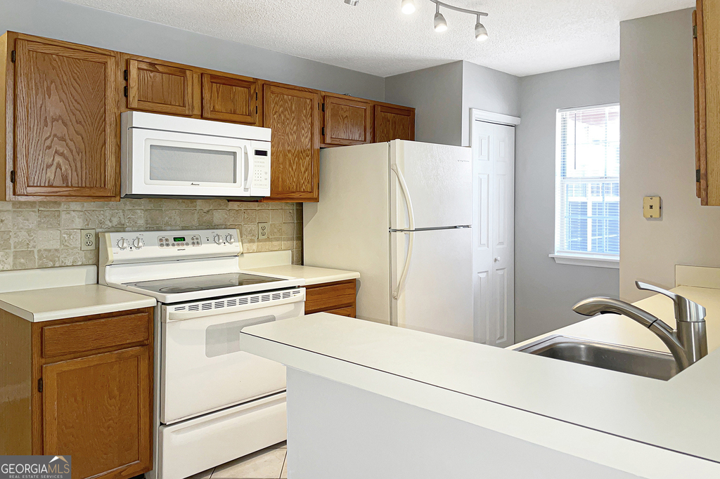 901 Wentworth Court - Photo 8