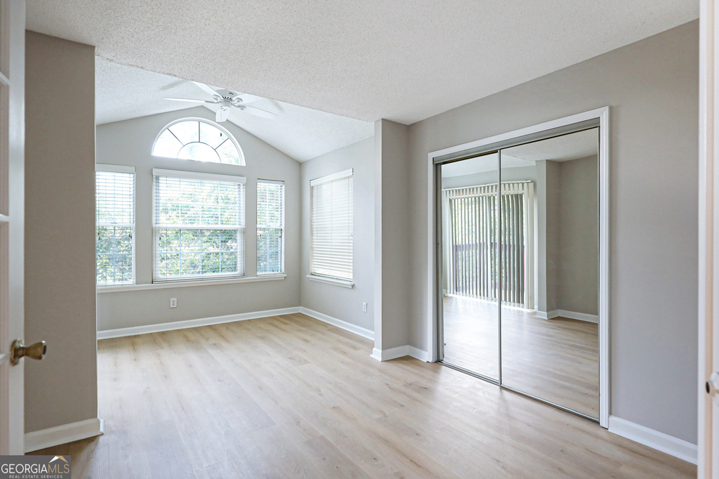 901 Wentworth Court - Photo 11