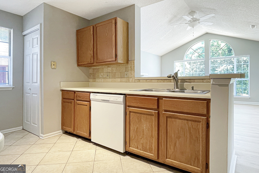 901 Wentworth Court - Photo 9