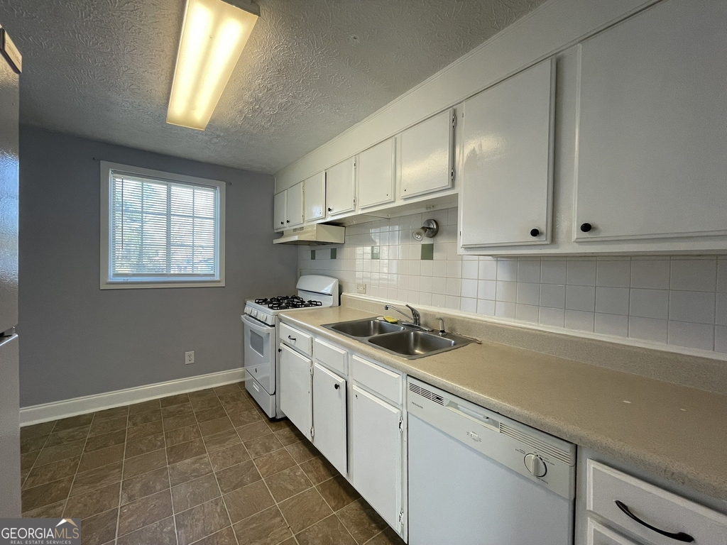 1001 Traymore Drive - Photo 5