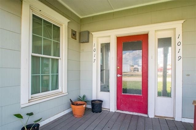 1017 Collier Street - Photo 1
