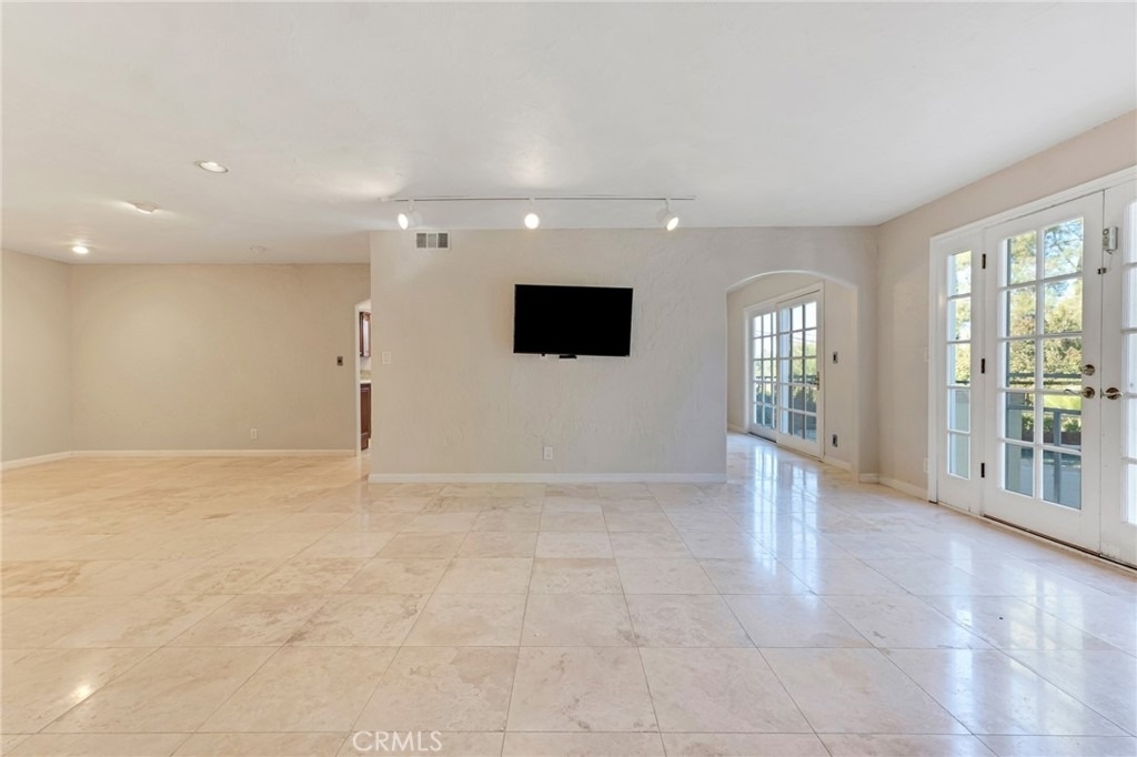 22781 Macfarlane Drive - Photo 8