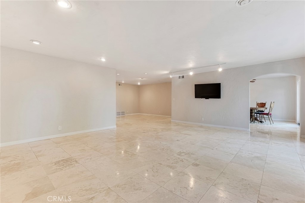 22781 Macfarlane Drive - Photo 10