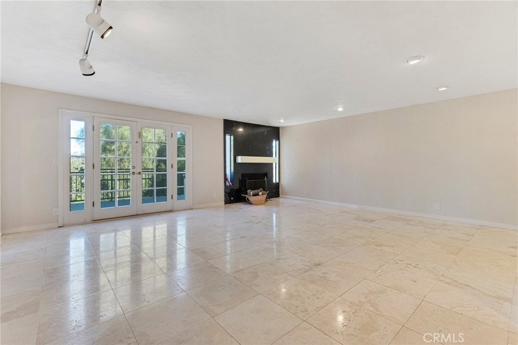 22781 Macfarlane Drive - Photo 6